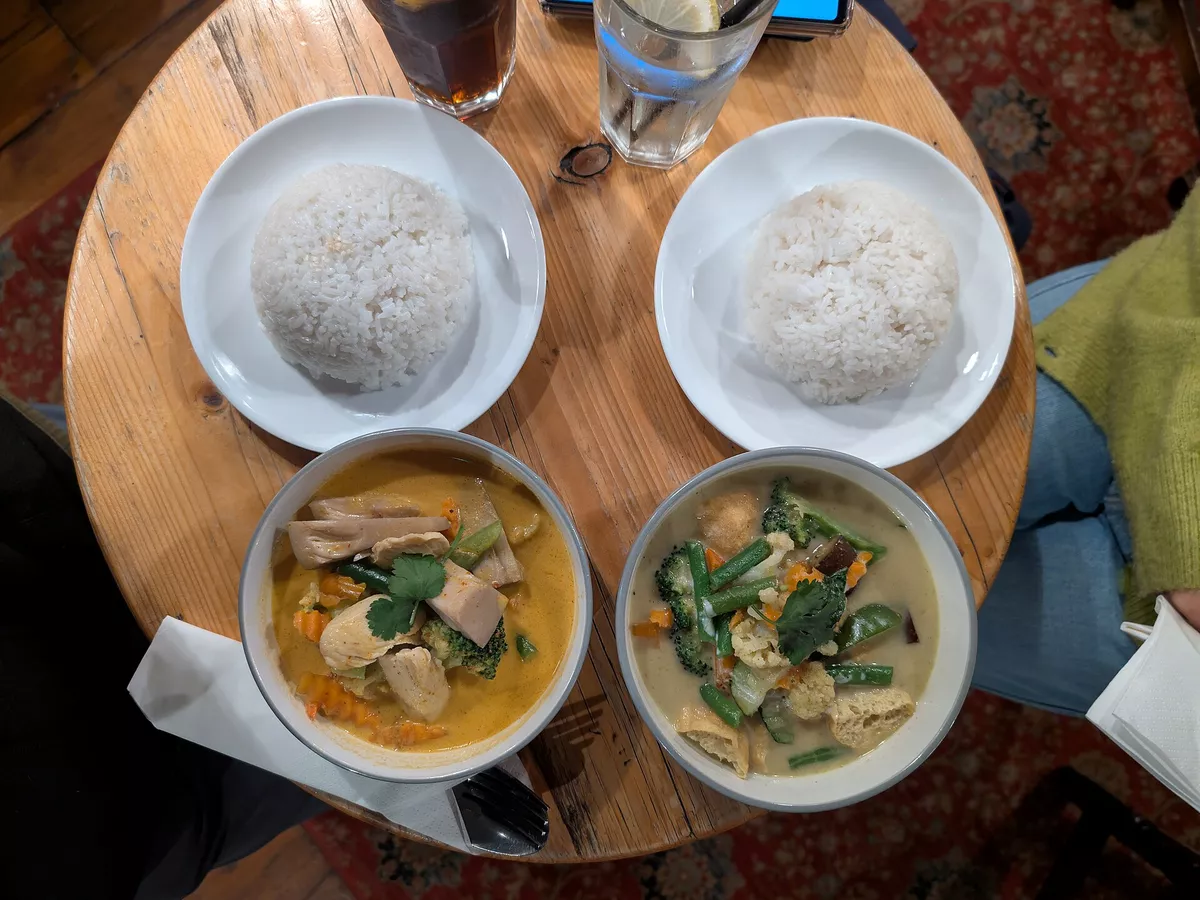 Poulet au combava et lait de coco