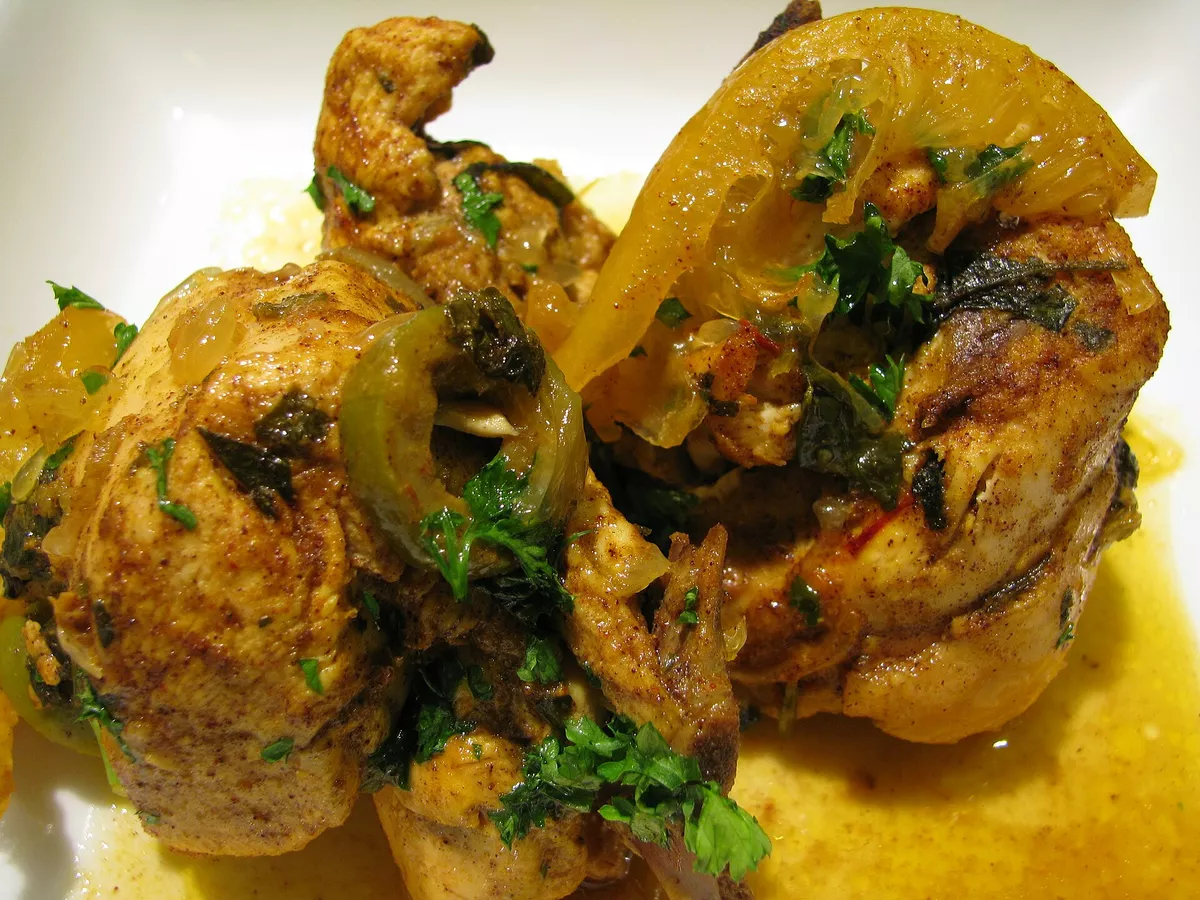 Tajine de poulet aux citrons confits et olives